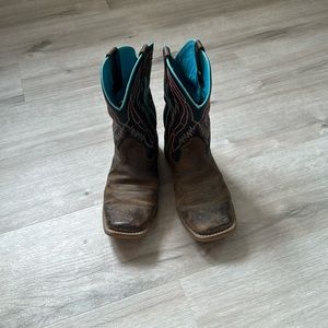 Ariat kids boots, good used condition